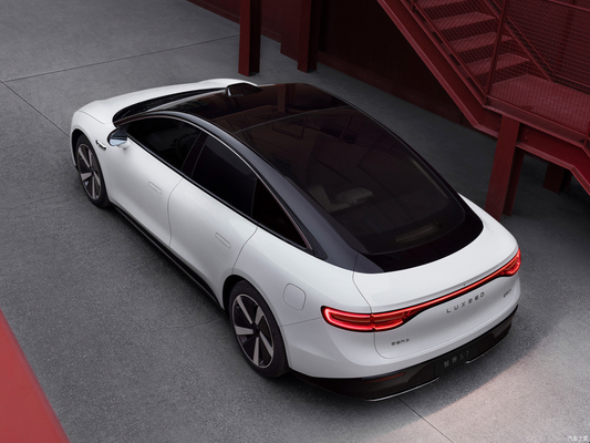 210 KM/h Vitesse maximale Huawei Chery LUXEED S7 Electric Auto Sedan 4 portes 5 places Hybrid