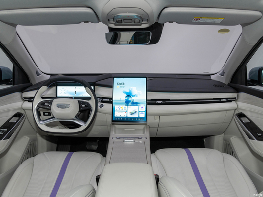 À gauche 2013 EXEED L Zhiqing 1.5T hybride avec 80KM CLTC et autonomie électrique pure