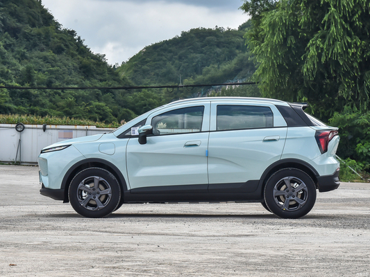 Véhicule énergétique Geely Geometry Firefly E avec une autonomie de 301 km et une puissance moteur totale de 60 kW