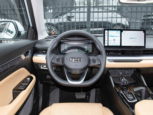 Geely Emgrand L HiP Hybrid 5 places Sedan 100KM Autonomie électrique 5 places à gauche