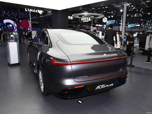 520KM CLTC Volant à gauche 2024 Hycan A06 PLUS Voiture de luxe électrique pure pour la performance