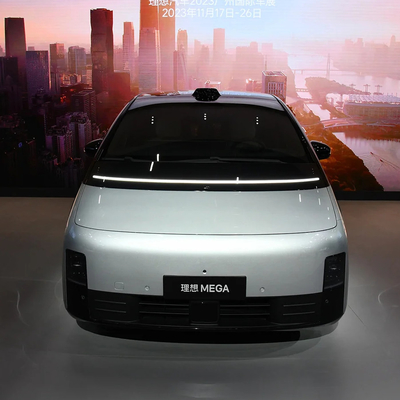 2023 MAX MPV Li Mega Auto EVC Car avec une puissance totale du moteur de 400 kW et une portée de 700 km CLTC