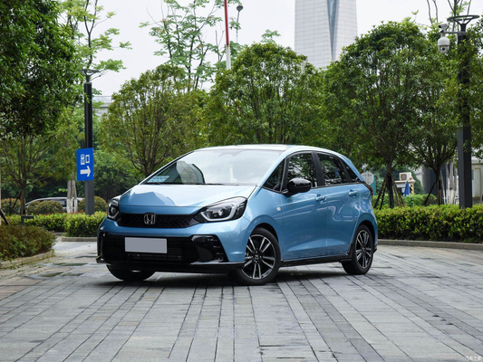 Honda Fit Compact 2023 2WD 1.5L CVT, édition tendance, porte-bagages avec un design tendance.