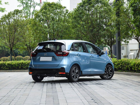 Honda Fit Compact 2023 2WD 1.5L CVT, édition tendance, porte-bagages avec un design tendance.