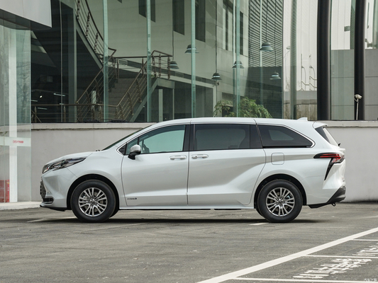 2022 1.5L Version propre 4 portes 5 sièges Berline hybride à essence avec écran tactile