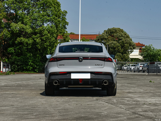 2023 Changan Uni-v 1.5T Hatchback Limousine à essence avec contrôle de vitesse ACC comme image