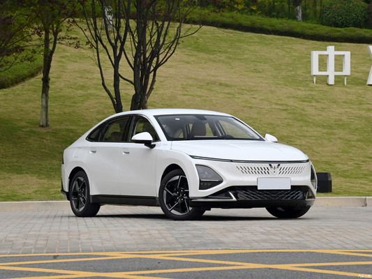 Wuling Xingguang 2023 150 Advanced Hybrid Sedan 4 portes 5 sièges 105KM Autonomie électrique pure