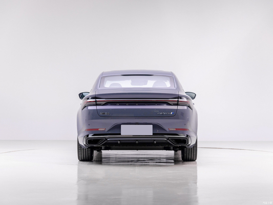 Geely Preface L 1.5TD Hybrid Luxe Sedan avec 4 roues avant et avant 1 arrière 1 radar