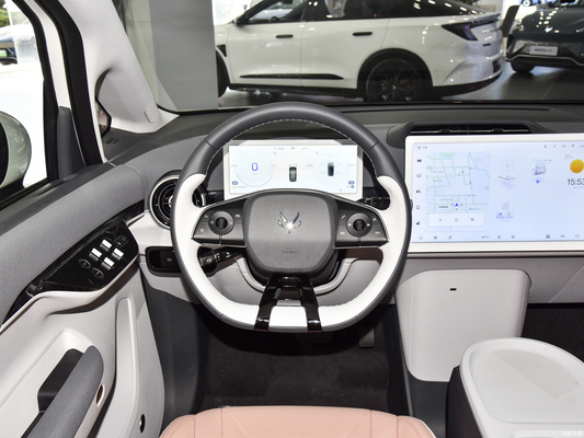 2023MPV ARCFOX KALA Véhicule électrique à 5 portes et 4 places avec 200 kW de puissance moteur et garantie