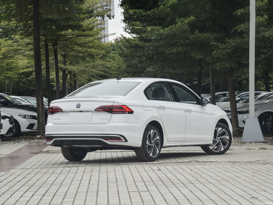 Réglage électrique du siège du conducteur 2023 Bora 200TSI DSG AT Véhicule à combustible compact à 5 places