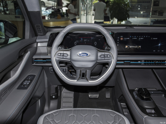 Fordedge L2.0T ECOBOOST 2WD de 2023 Modèle de luxe de 7 places équipé d'un toit panoramique
