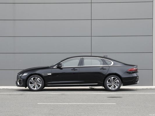 Corps intégral Jaguar XFL 2.0T 2000Ps voiture à essence 2 roues motrices berline 2 roues motrices Elite Luxe Edition