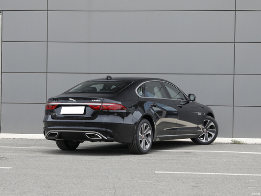 Corps intégral Jaguar XFL 2.0T 2000Ps voiture à essence 2 roues motrices berline 2 roues motrices Elite Luxe Edition