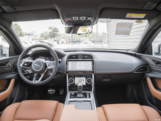 2024 Jaguar XEL 2.0T 250PS Sédaine sportive agressive avec ABS Oui et 8 changements vers l'avant