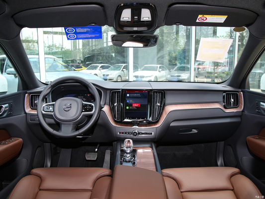 2024 Volvo XC60 B5 48V hybride léger 4 roues motrices SUV de luxe de taille moyenne avec 5 sièges et 6 airbags