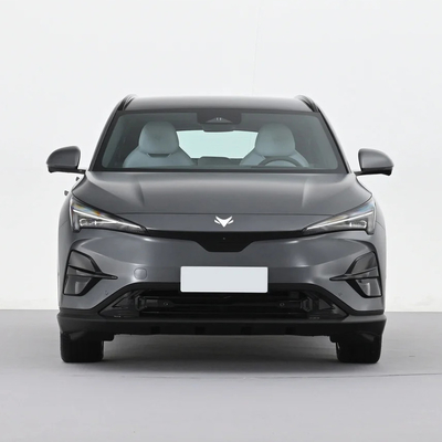 Le puissant ARCFOX Alpha T5 MAX est un SUV purement électrique avec une autonomie de 660 km et une puissance de moteur de 200 kW.