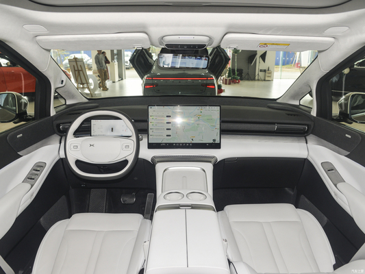 Comme l'image Xpeng X9 2024 modèle 702 super longue durée de vie de la batterie PRO avec 235 kW de puissance totale du moteur