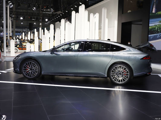 Voiture électrique à grande vitesse Yuanhang Y6 2023 avec une autonomie de 1020 km et une vitesse maximale de 205 km / h