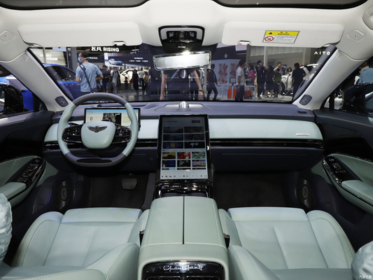 Voiture électrique à grande vitesse Yuanhang Y6 2023 avec une autonomie de 1020 km et une vitesse maximale de 205 km / h