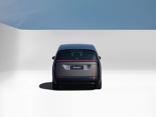 Lixiang MEGA Ev 5350*1965*1850 Longue portée à double moteur 4WD pour des performances imbattables