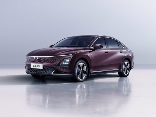 Meilleur choix 2023 Wuling Starlight Hybrid Electric Sedan 4 portes 5 sièges monomoteur