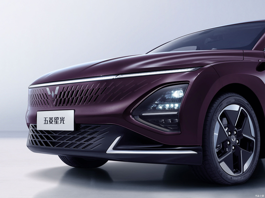 Meilleur choix 2023 Wuling Starlight Hybrid Electric Sedan 4 portes 5 sièges monomoteur