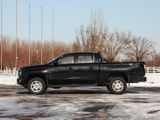 2024 SINOTRUK 2.0T Diesel automatique 4 roues motrices à long axe camionnette de luxe pour le volant gauche