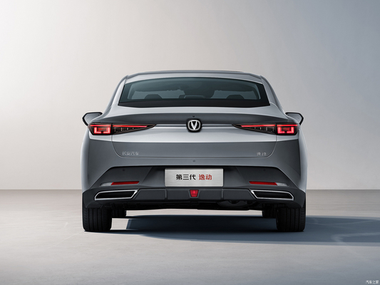 Changan Eado 2024 1.5T GDI Automatique Voiture à essence à prix abordable 4 portes 5 sièges
