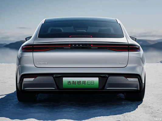 200 kW moteur unique 2024 Geely Galaxy Yinhe E8 665 km Voyage édition de vaisseau spatial