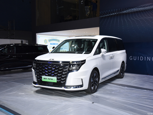 150KM Autonomie de croisière électrique pur JAC Ruifeng RF8 PHEV Smart Edition 1.5T Moteur unique