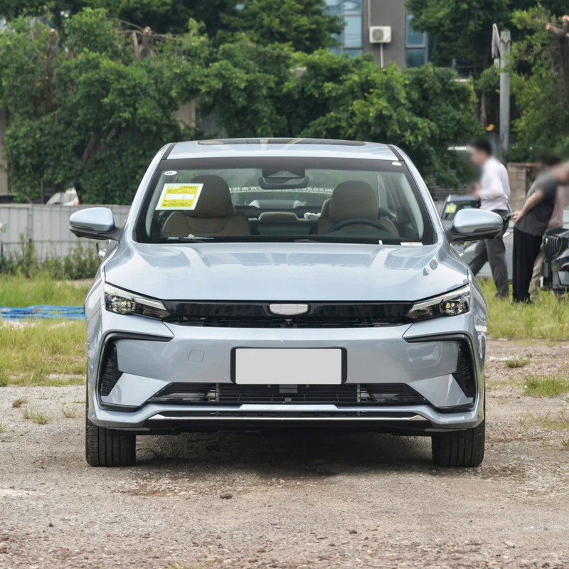 Geely Emgrand L HiP Hybrid 5 places Sedan 100KM Autonomie électrique 5 places à gauche