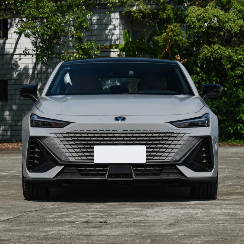 2023 Changan Uni-v 1.5T Hatchback Limousine à essence avec contrôle de vitesse ACC comme image