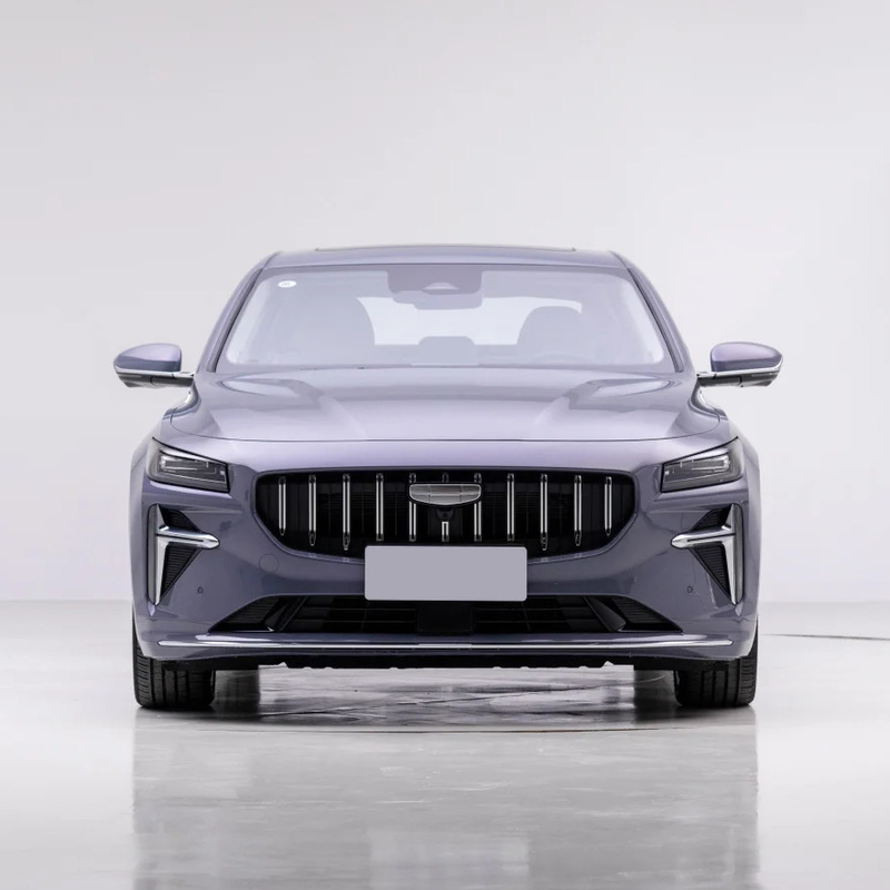 Geely Preface L 1.5TD Hybrid Luxe Sedan avec 4 roues avant et avant 1 arrière 1 radar