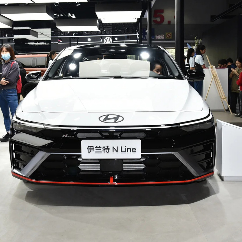 Le modèle 2023 Hyundai Elantra 1.5L CVT LUX Sedan La combinaison parfaite de performance et de performance