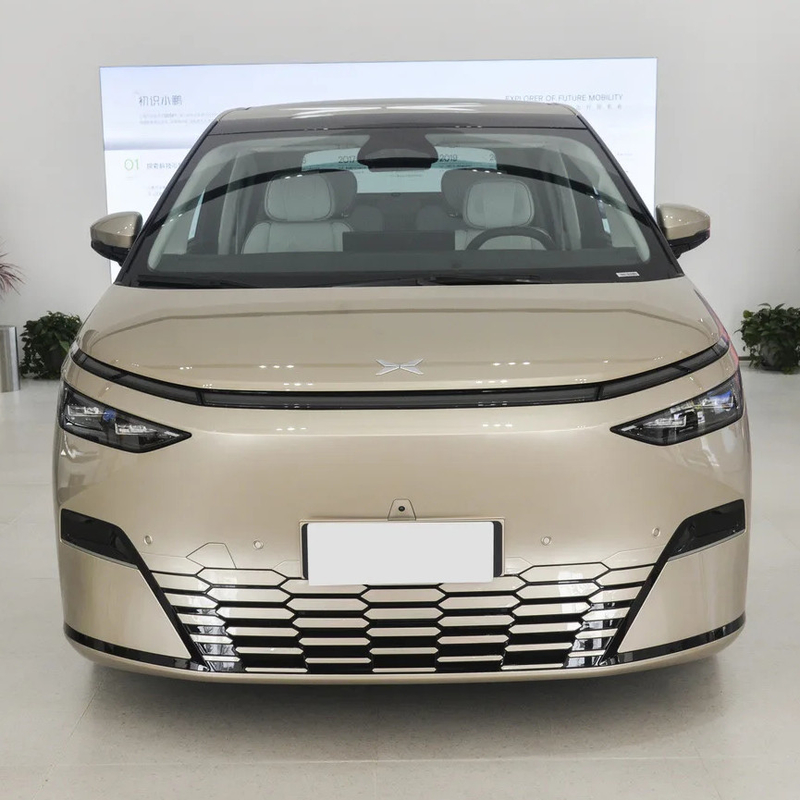 Comme l'image Xpeng X9 2024 modèle 702 super longue durée de vie de la batterie PRO avec 235 kW de puissance totale du moteur